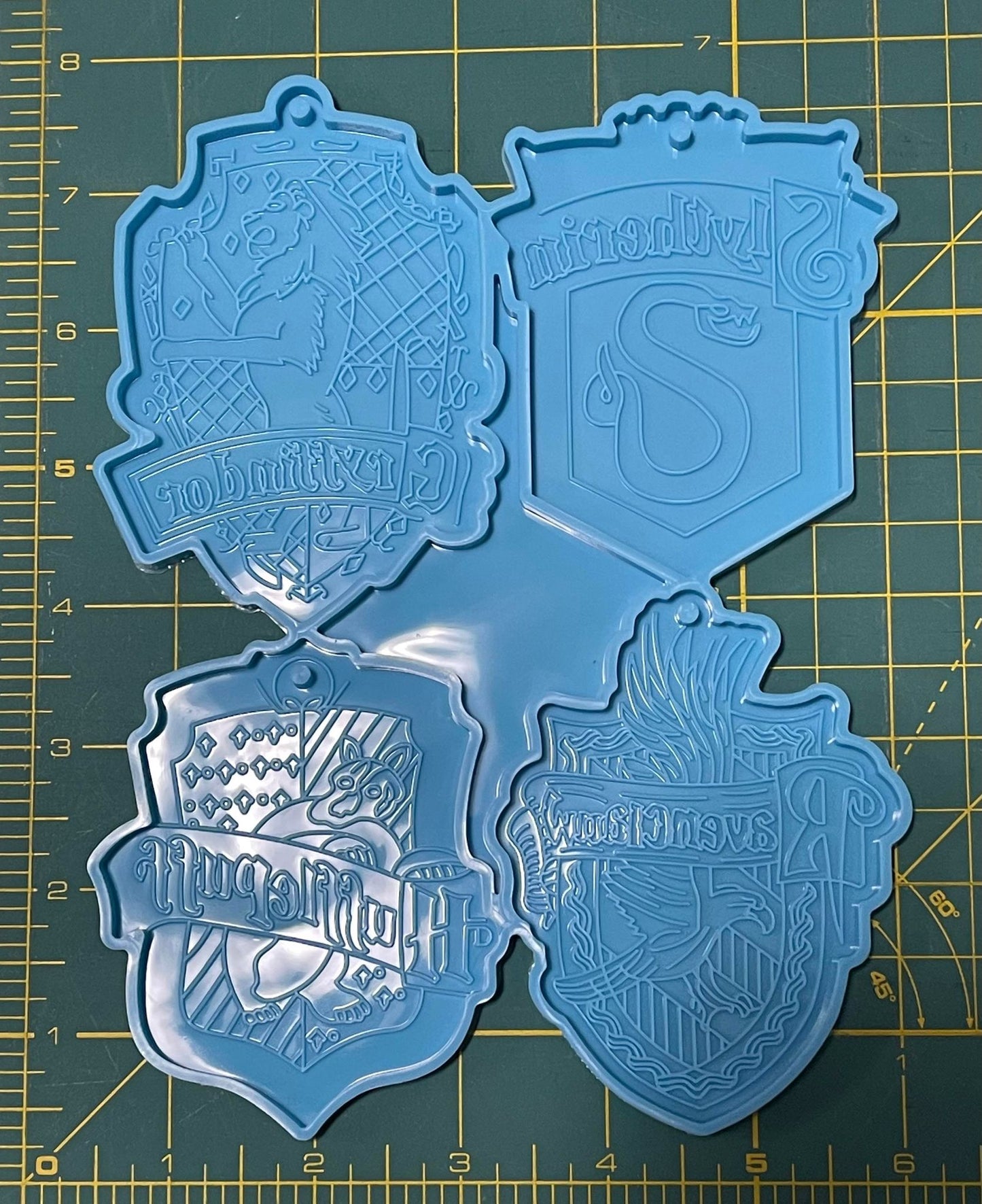 HP House Crest Mold